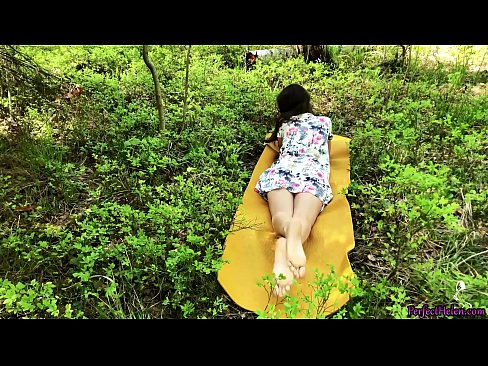 ❤️ 陌生人在Tinder上自慰我的阴部，并在树林里热情地做爱 ❌ Fucking video