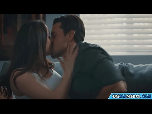 ❤️ 浪漫的性爱,有一个好的胸脯的妈妈 ❌ Fucking video