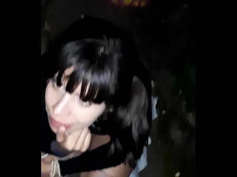 ❤️ 在街上膨胀的阴茎,以换取糖果 ❌ Fucking video
